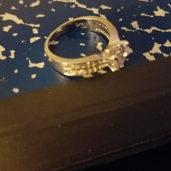 Ring - Picture 2 of 6